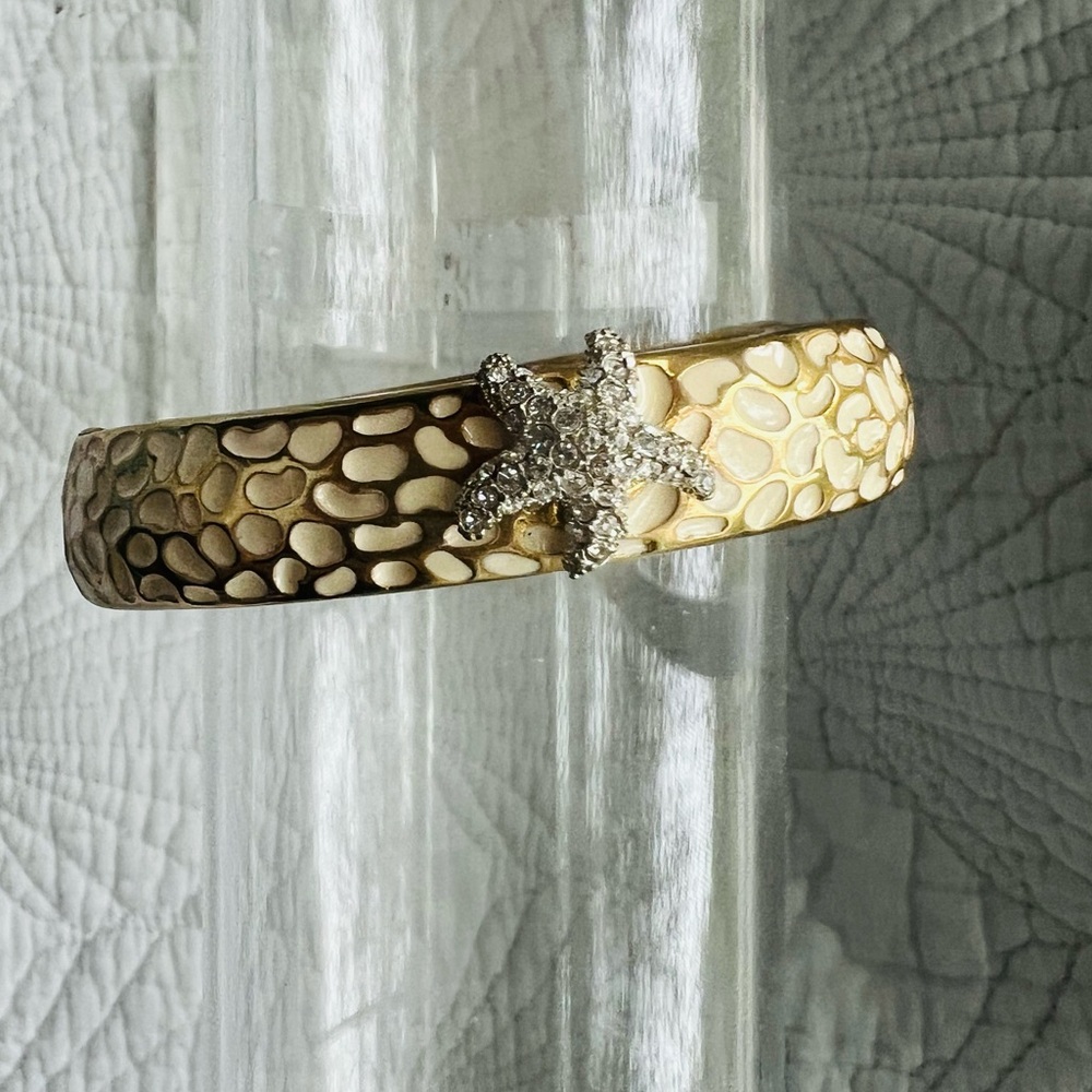 Gold Fornash Bracelet with Starfish Accent